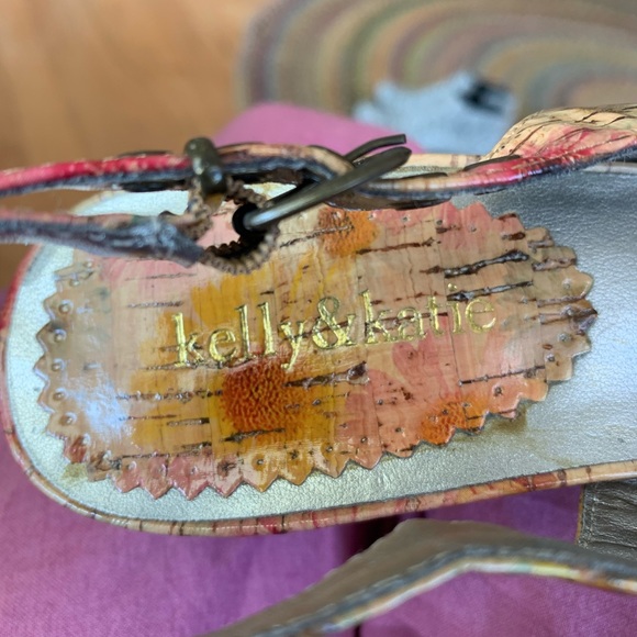 Kelly & Katie size 7M heels. 4” heels. Adjustable strap. Floral/ tan background - Picture 6 of 9